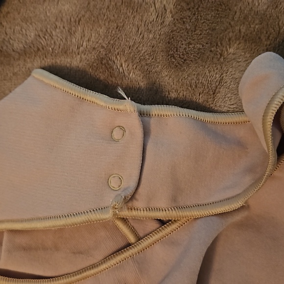 SKIMS EVERYDAY SCULPT BODYSUIT - Picture 6 of 6